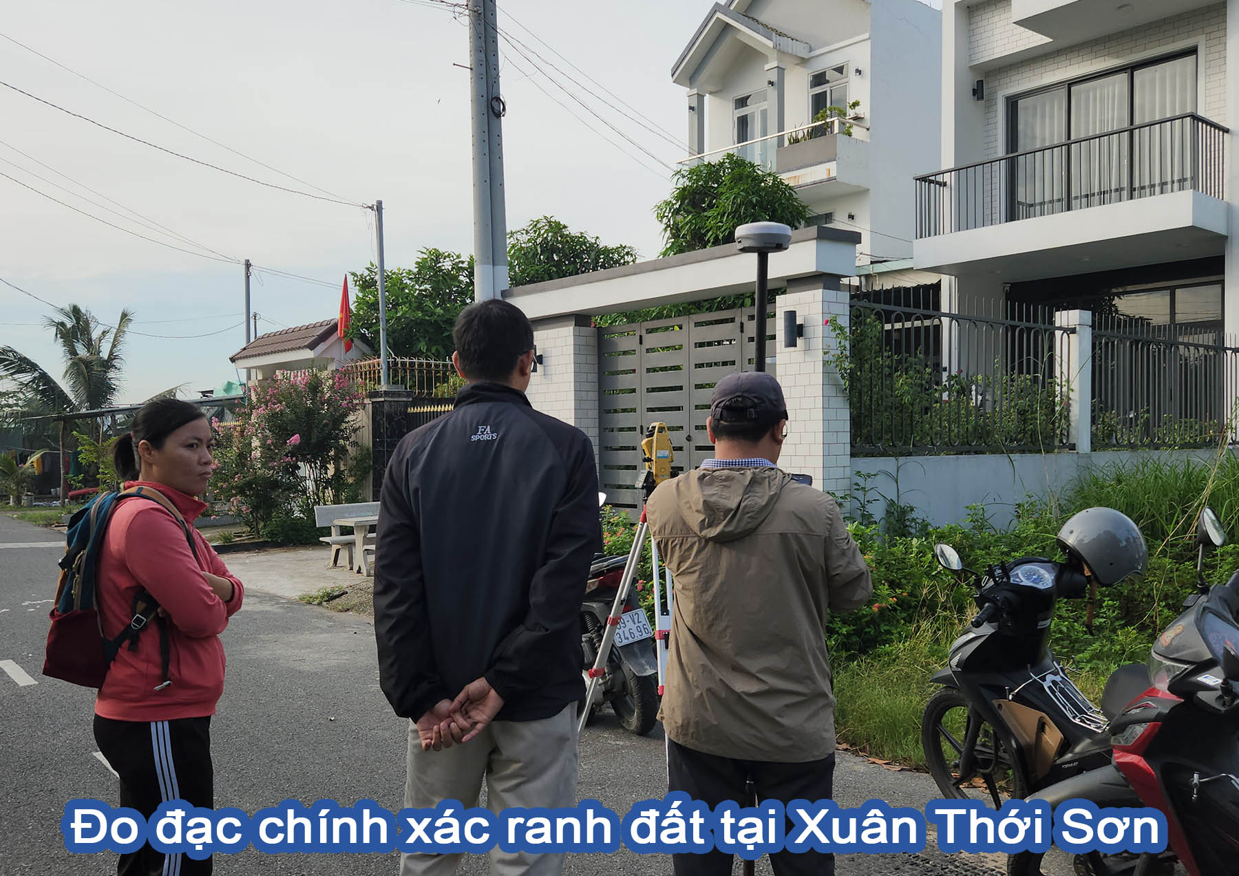 Đo đạc chính xác ranh đất tại Xuân Thới Sơn.jpg (402 KB)